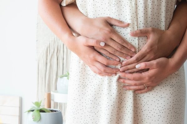 7 Heartfelt Ways to Honor a Miscarriage