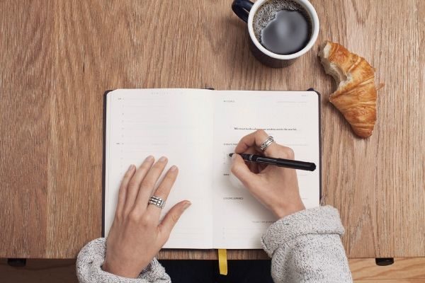 How to Start a Journal That Improves Your Life in 2024