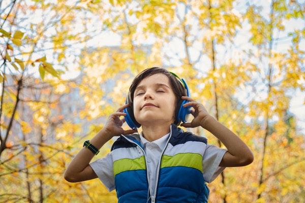 Kids podcasts: things to do with kids at home