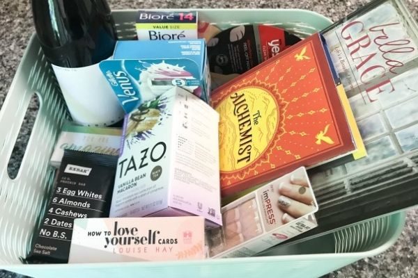 how to make a self care kit ideas for women, diy and homemade items