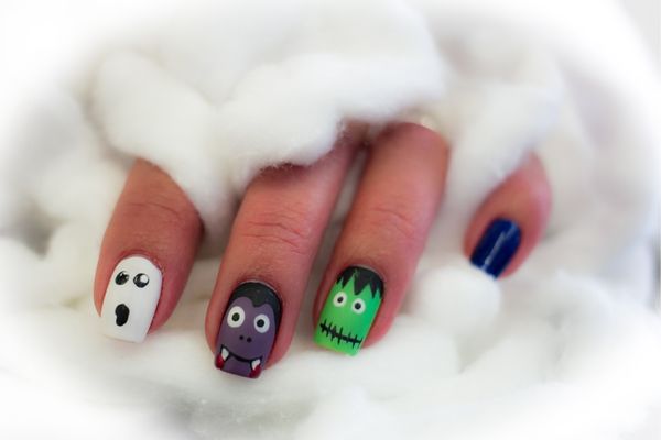 diy Halloween bucket list nails