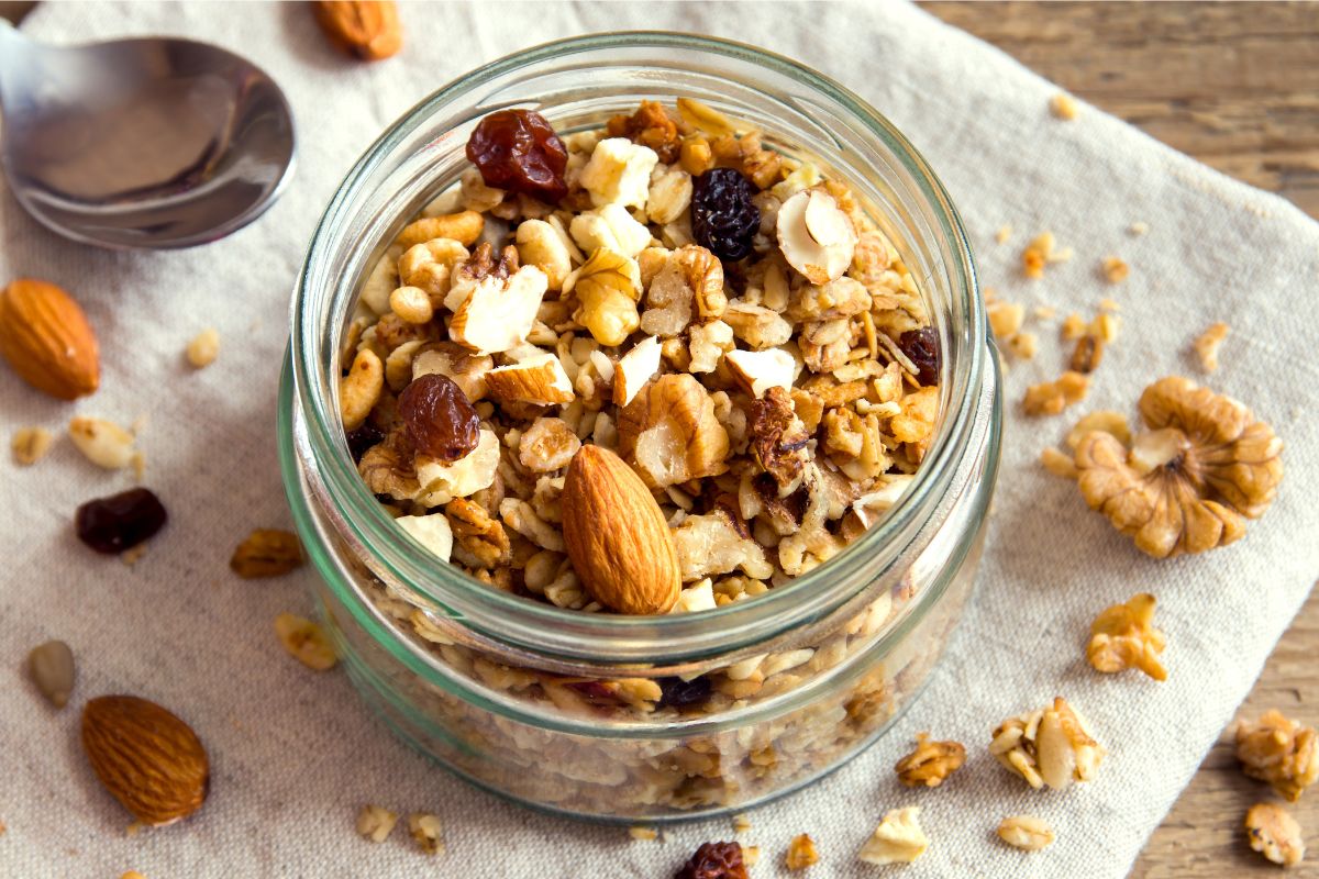 granola makes a great make ahead breakfasts