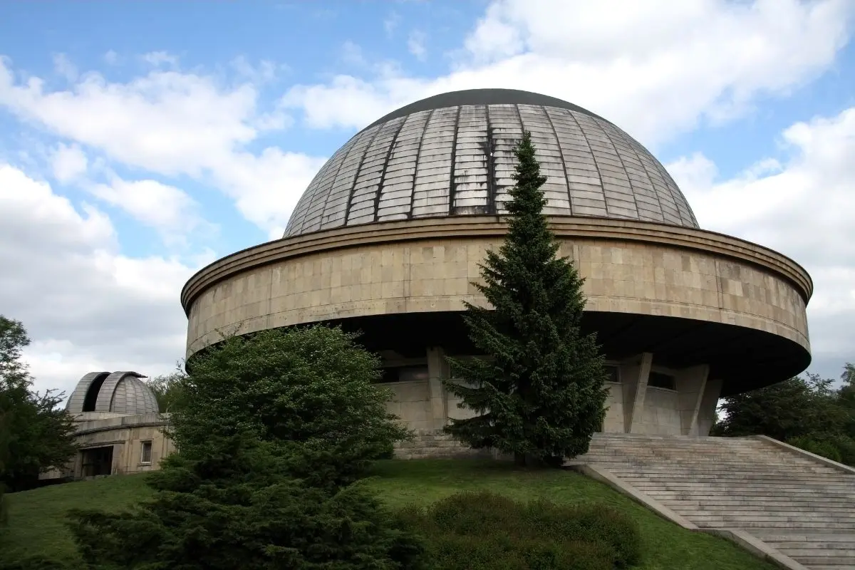 planetarium for family outing