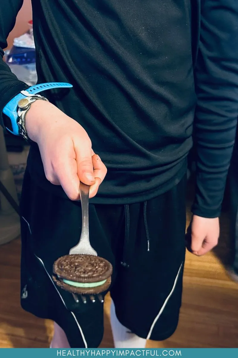 Oreo fork walk