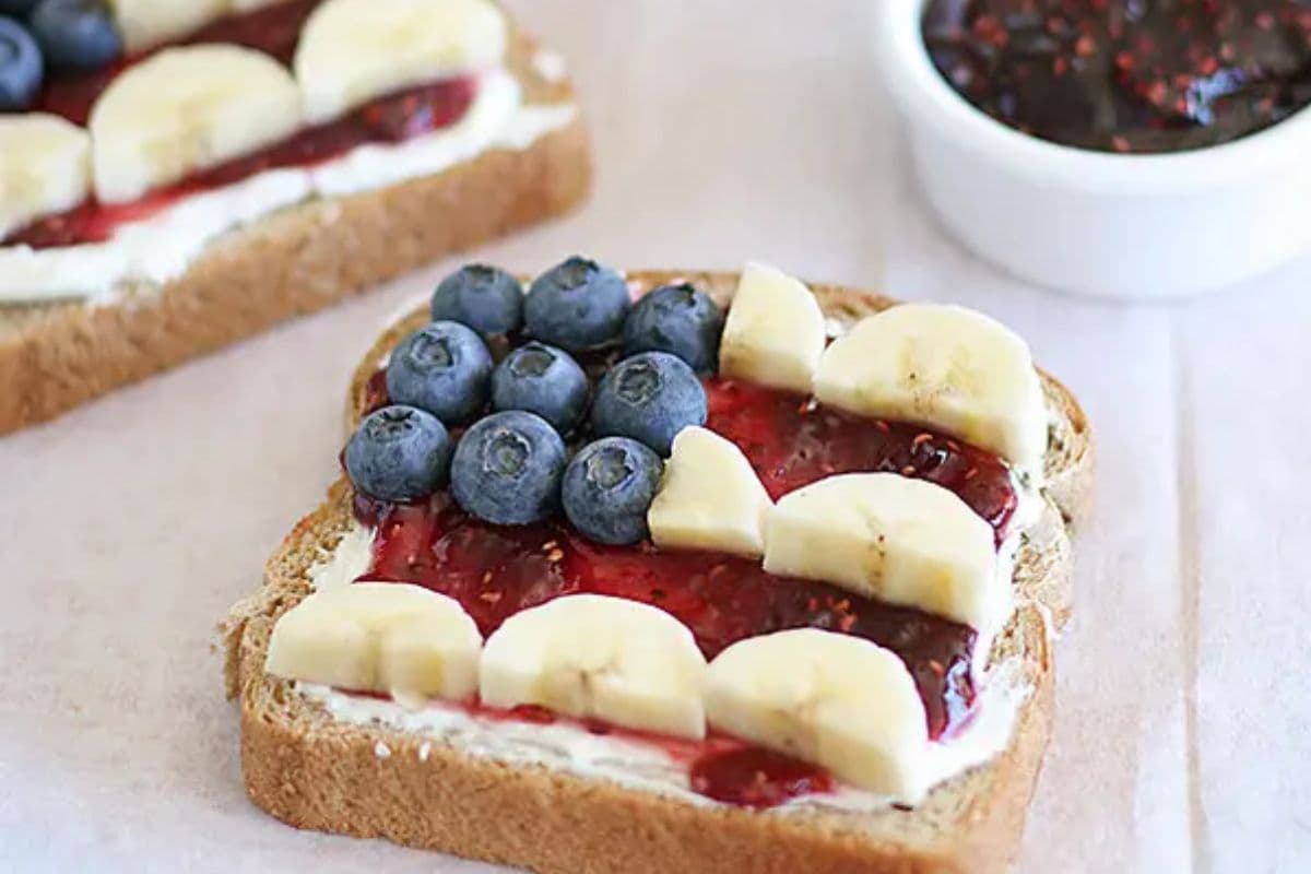 patriotic toast; breakfast 4th of july kid-friendly recipes