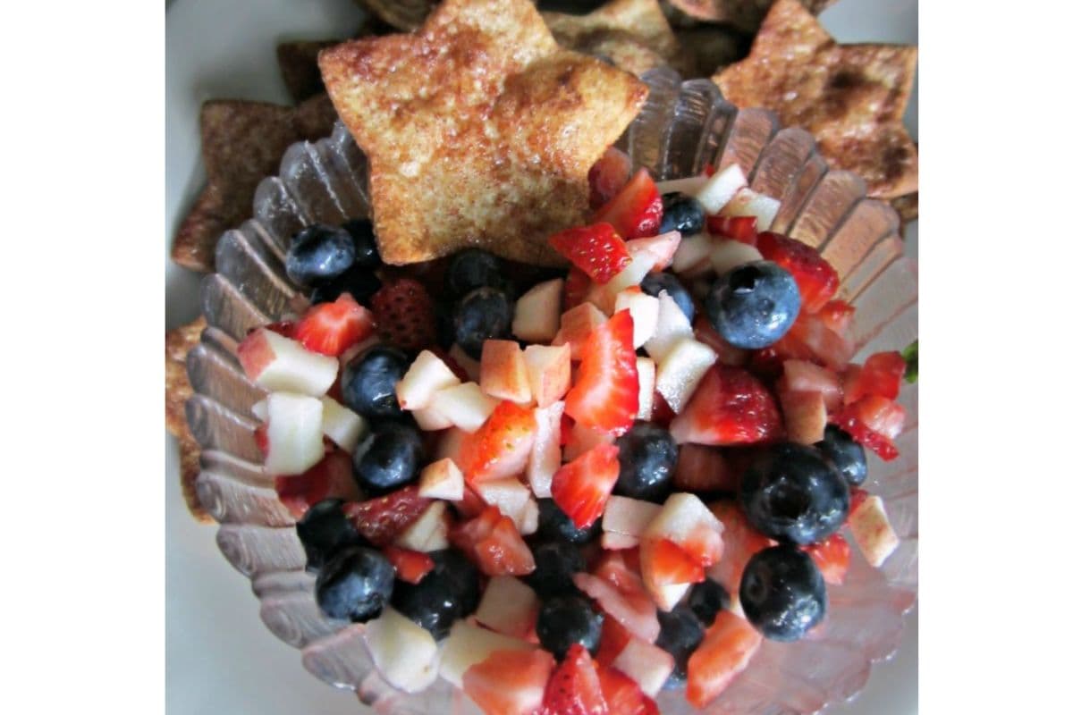 Cinnamon sugar stars with fruit salsa dip