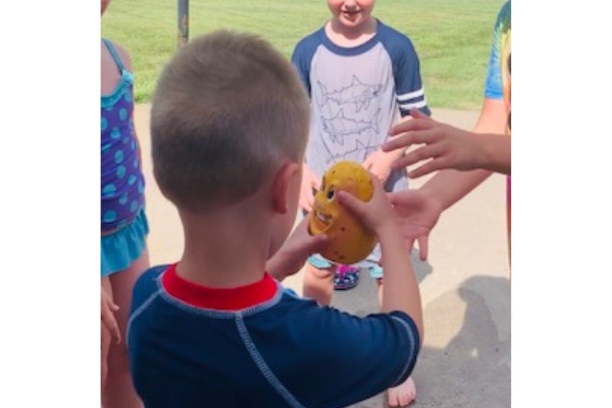 balloon water games; hot potato