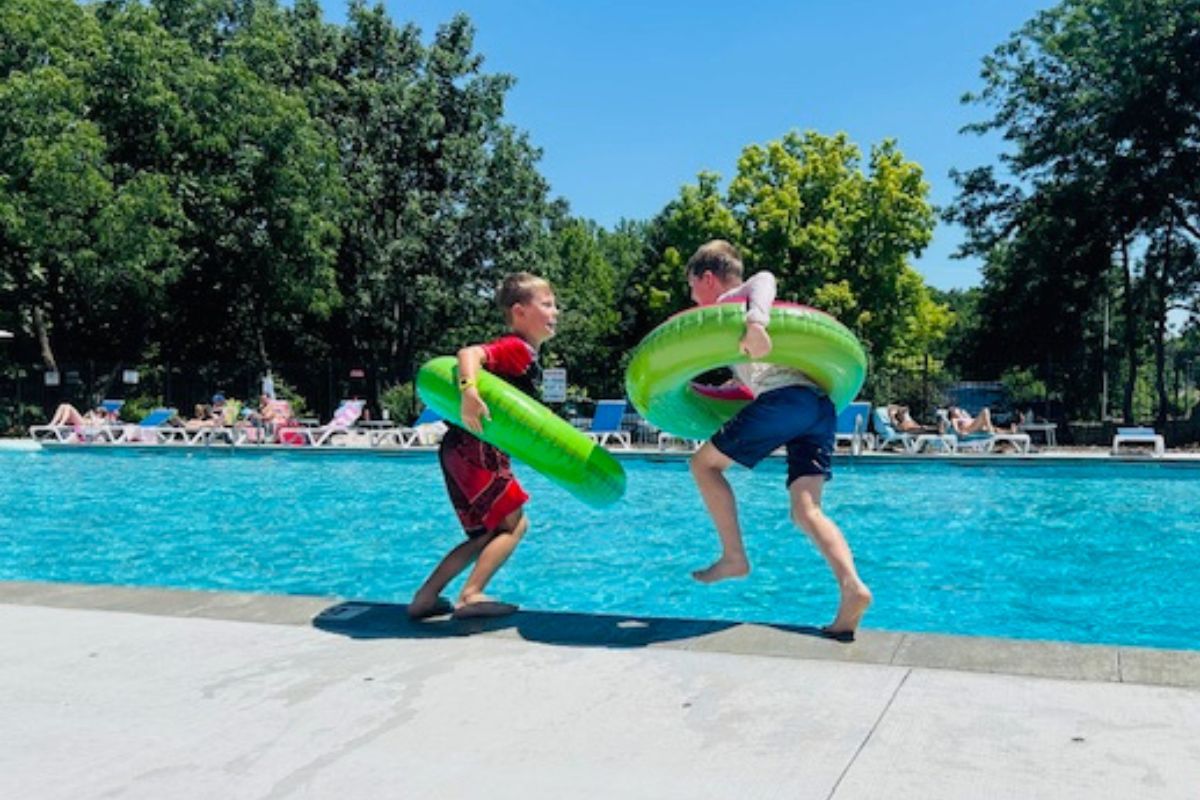 fun swimming pool games for kids