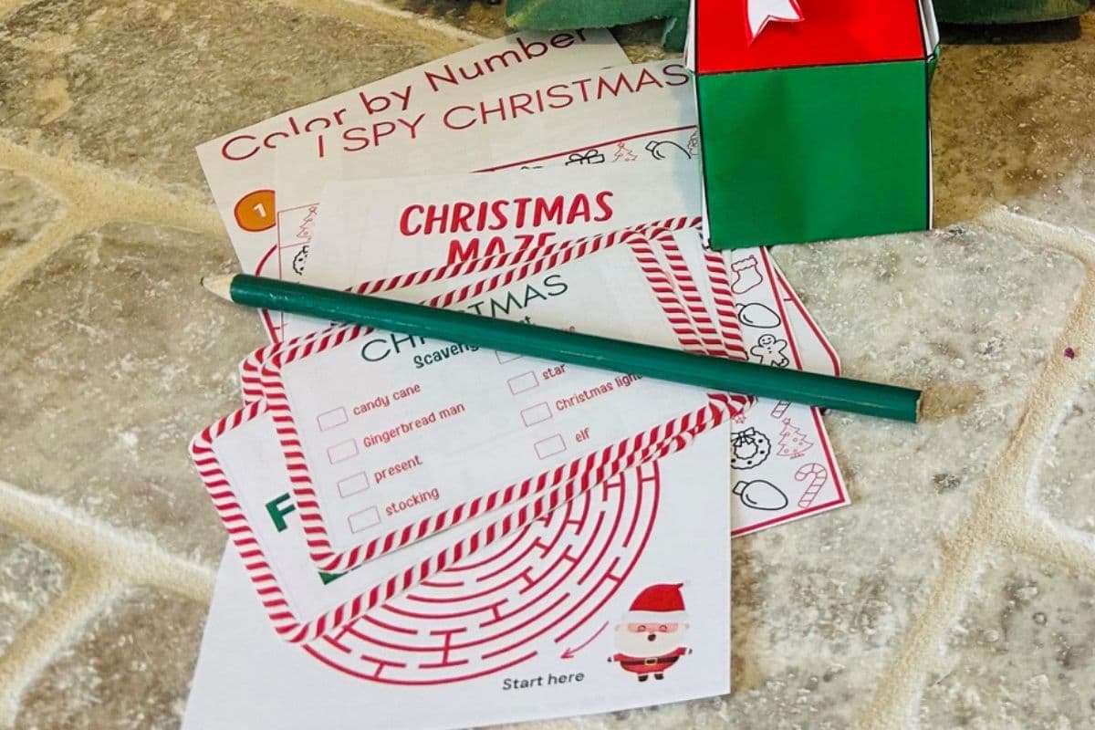 christmas scavenger hunt; this or that printable