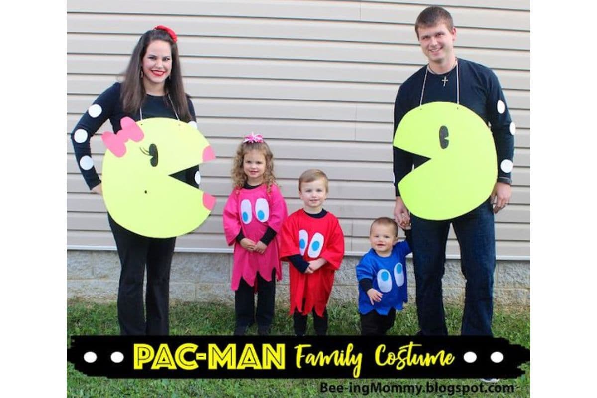 family Halloween costumes; cheap and cute; Pacman and ghosts