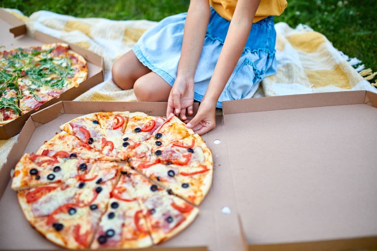 pizza picnic for fun family night activities