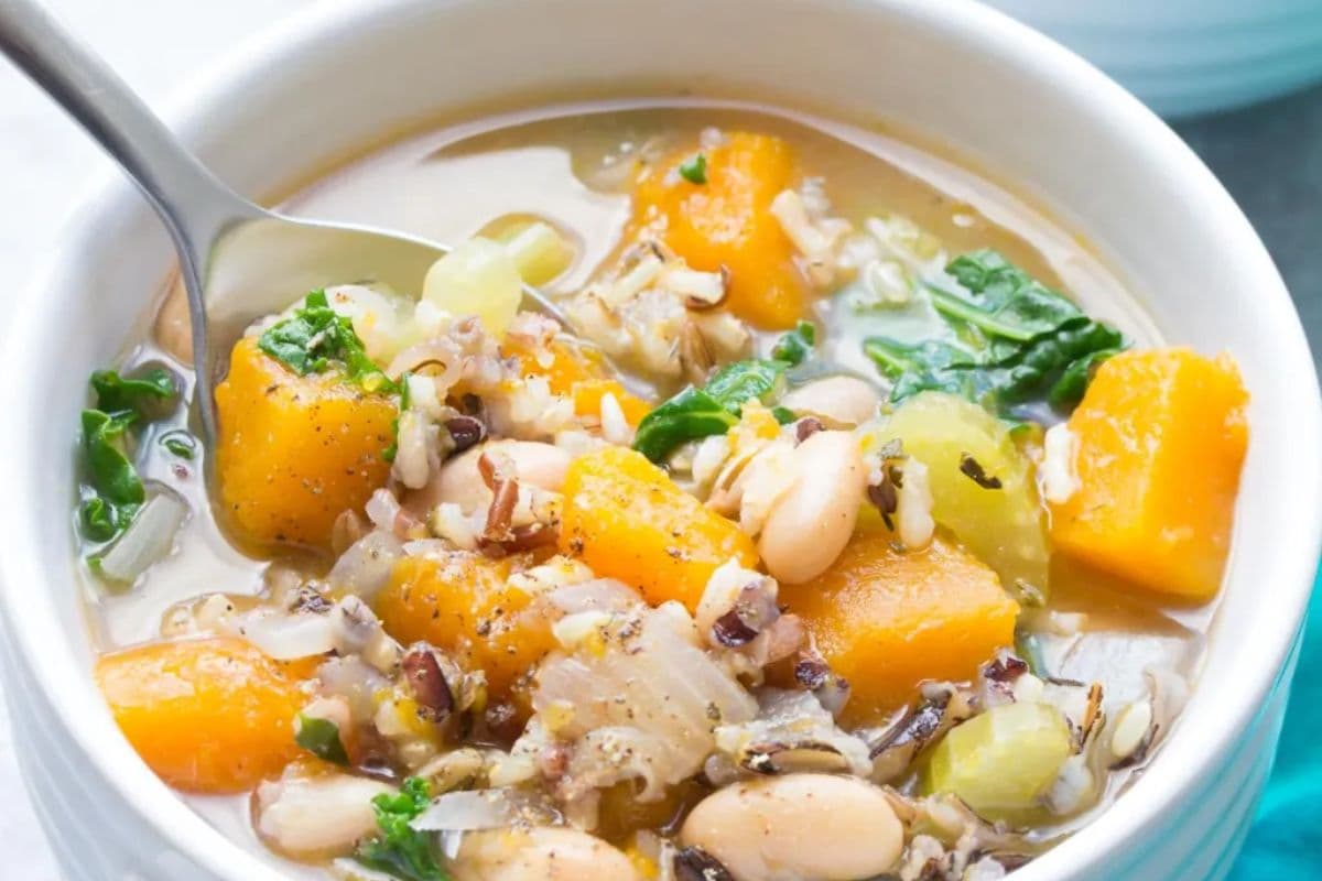 best vegetarian healthy crockpot soups for easy dinner; with few ingredients