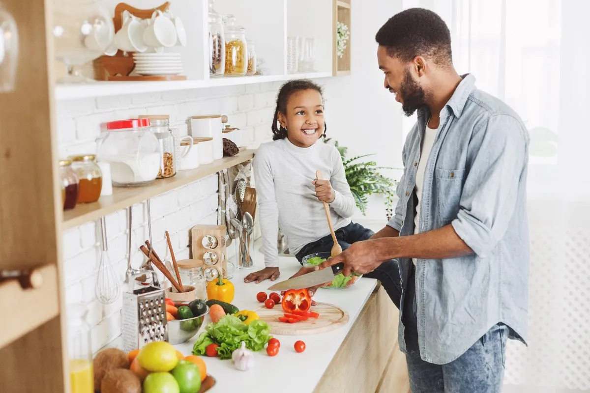 dad and daughter meal prepping