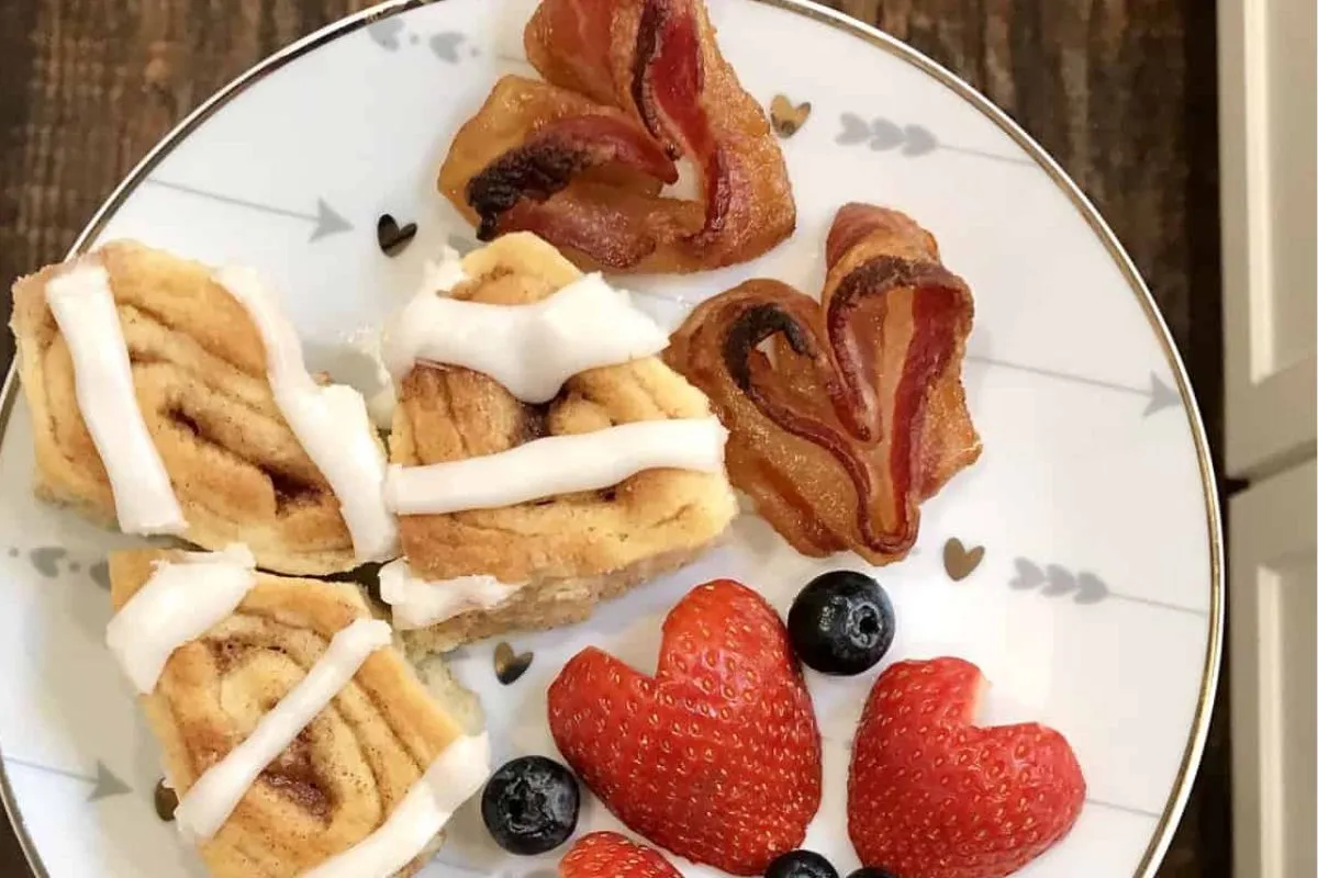 bacon hearts; easy Valentine's Day breakfast recipes and food ideas for kids to make