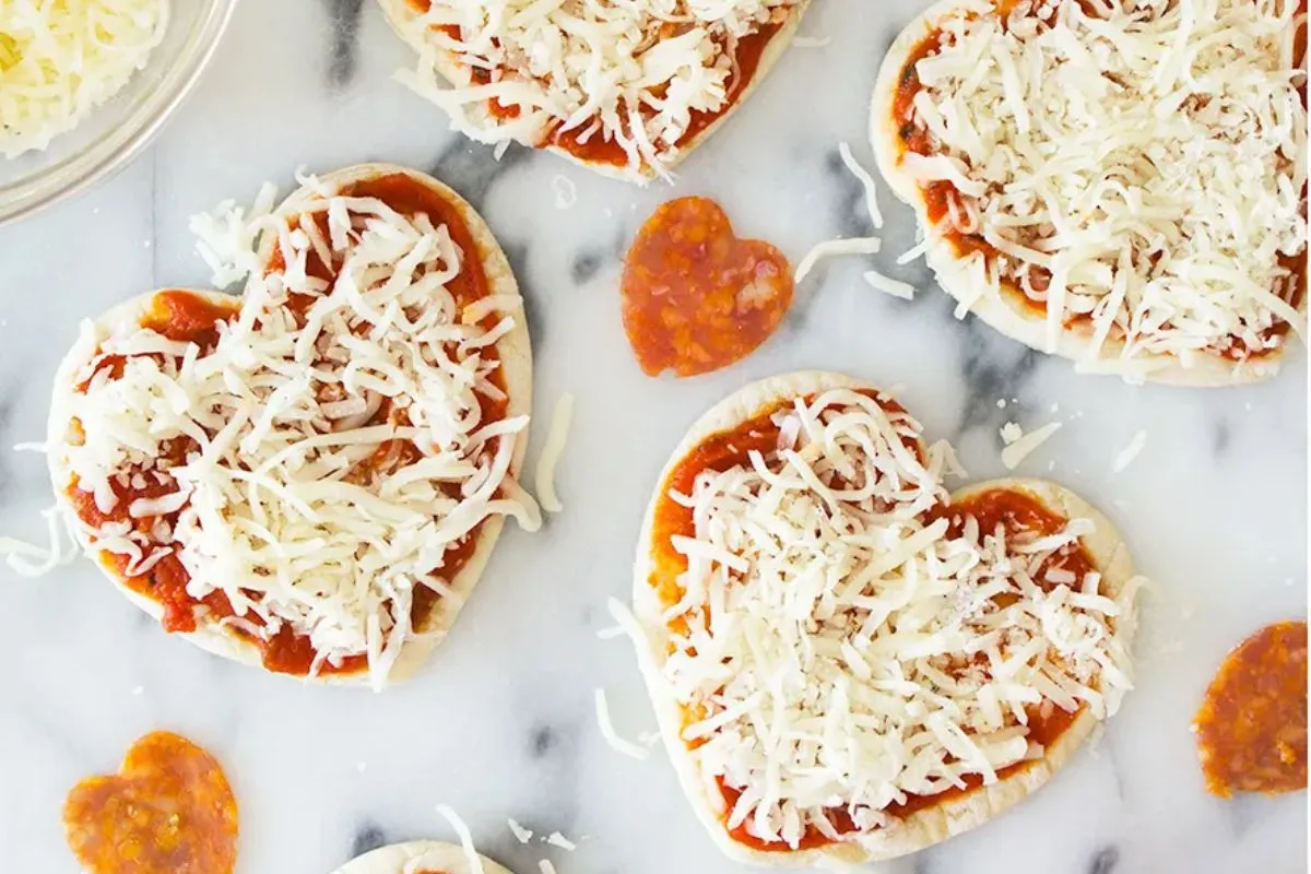 mini heart shaped pizzas