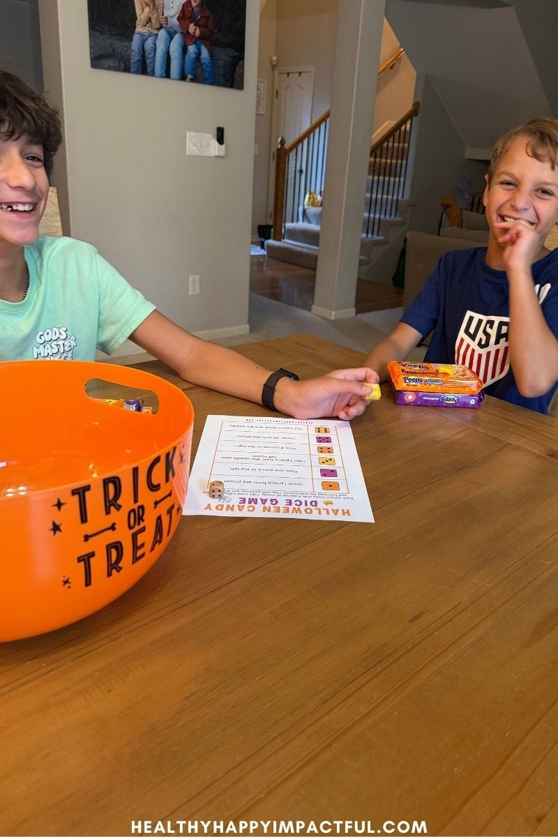 cutest Halloween candy dice game for kids and groups, party