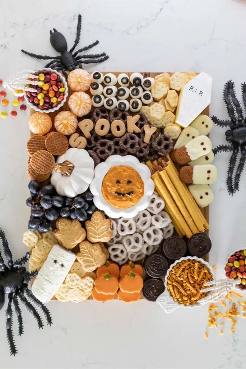 spooky Halloween charcuterie board ideas