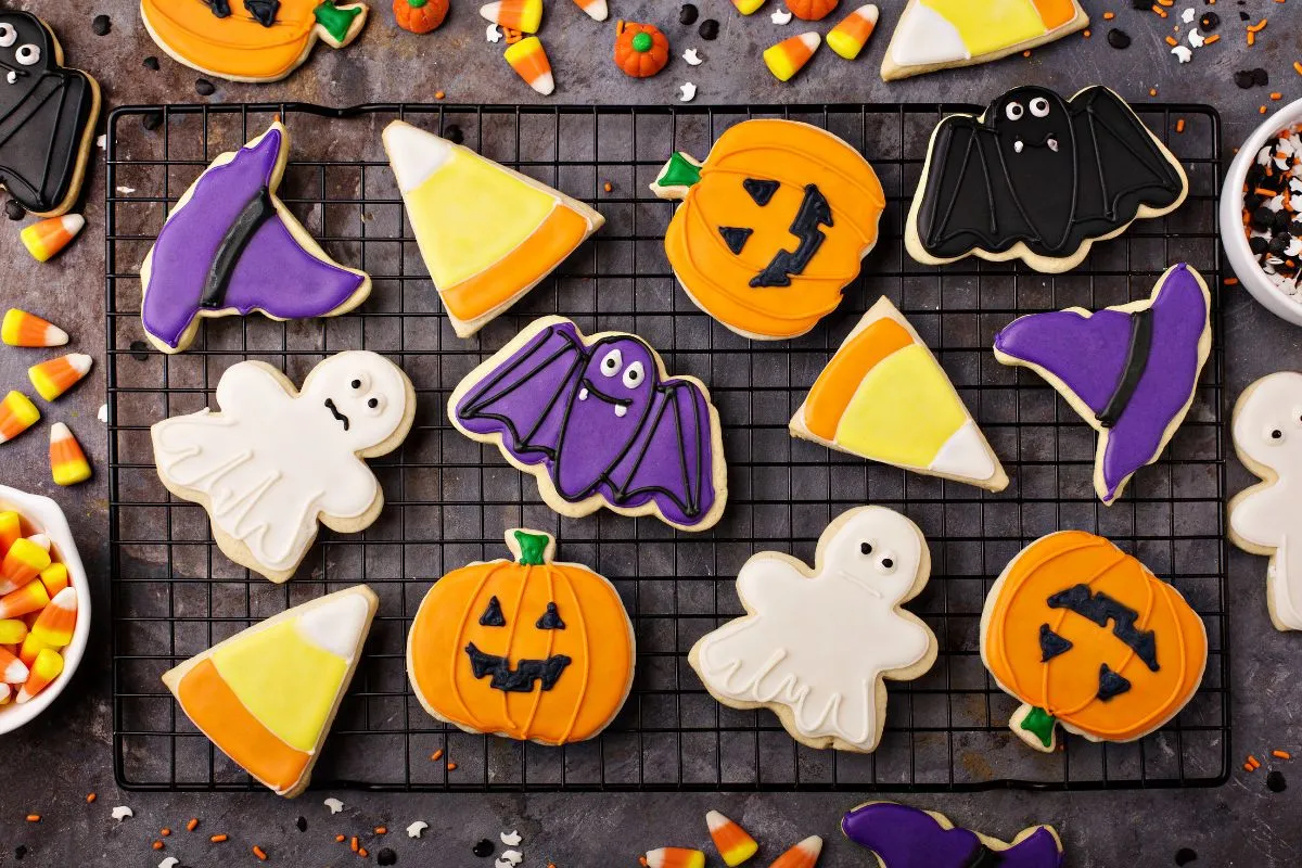 Halloween cookies decorating; party ideas