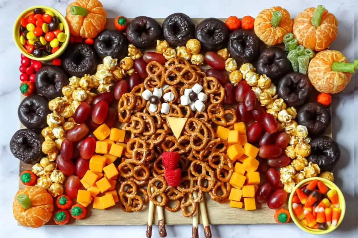Thanksgiving snacks for kids, turkey tray