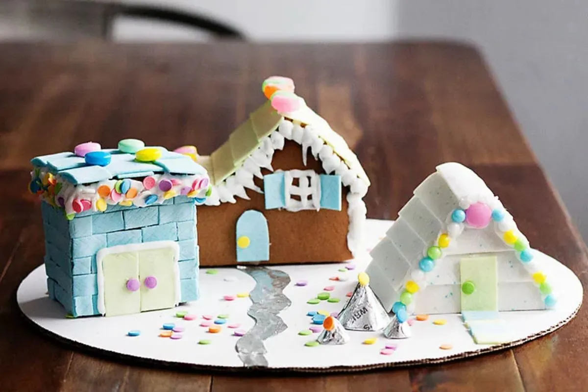 unique and easy gingerbread house decorating ideas; pink; aesthetic; creative