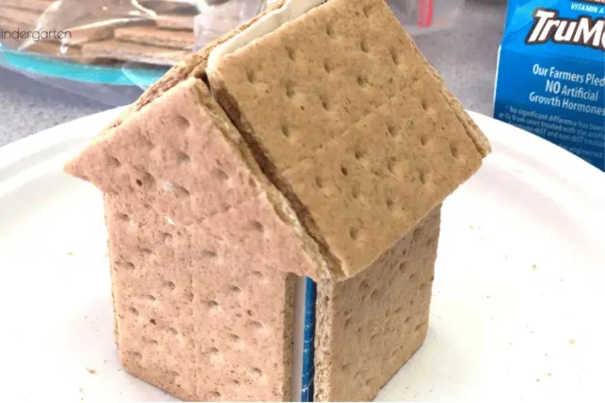 gingerbread house milk carton ideas for kids; cardboard; graham cracker; Christmas