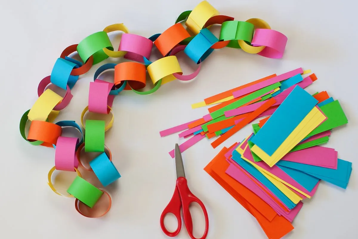 paper chain rainbows