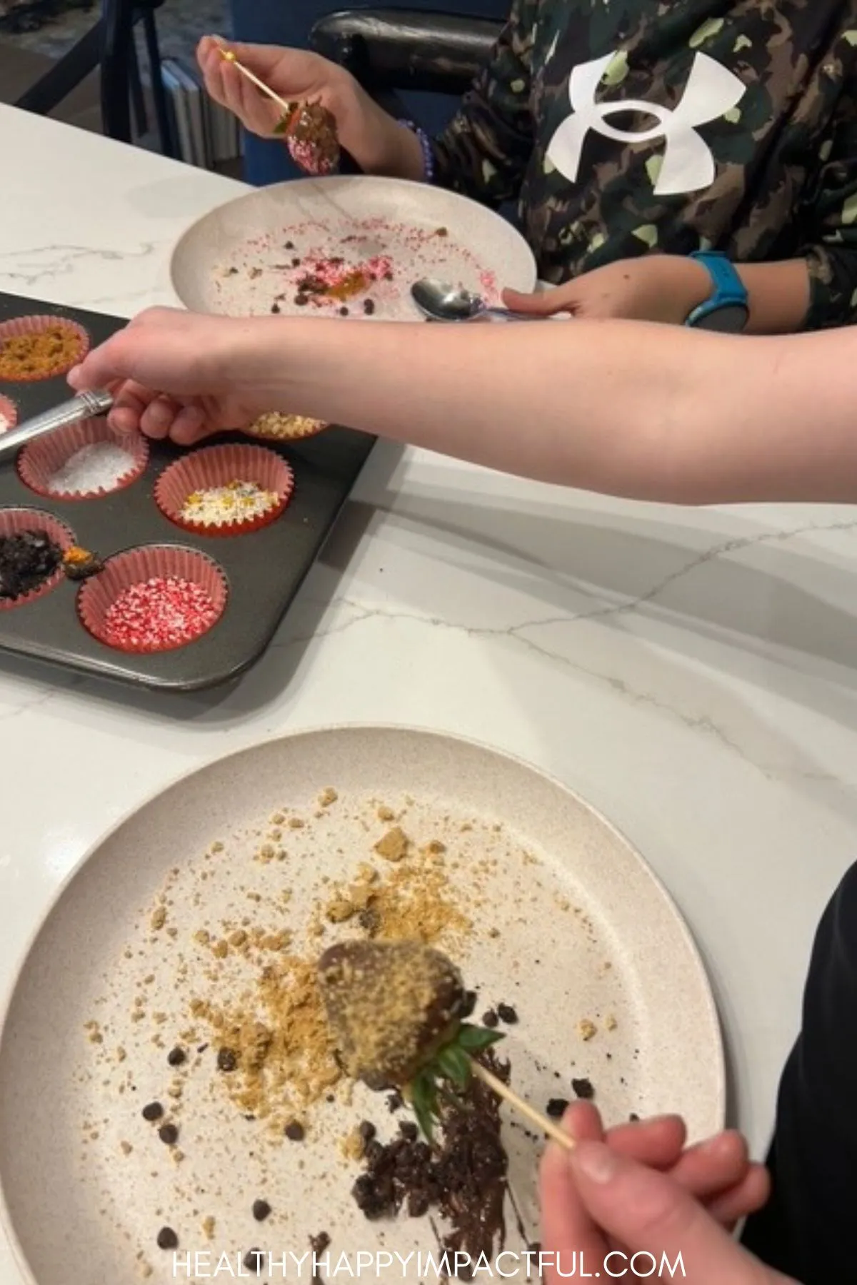 kids making a dessert bar snack