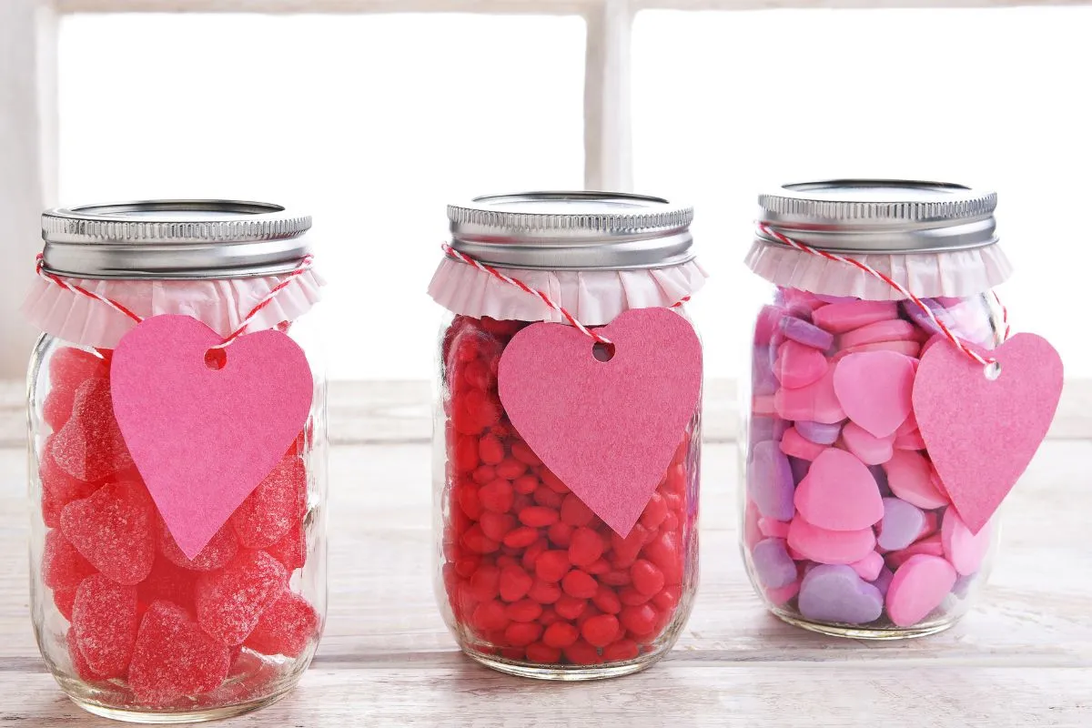 guess how many; Valentine's Day party games for adults