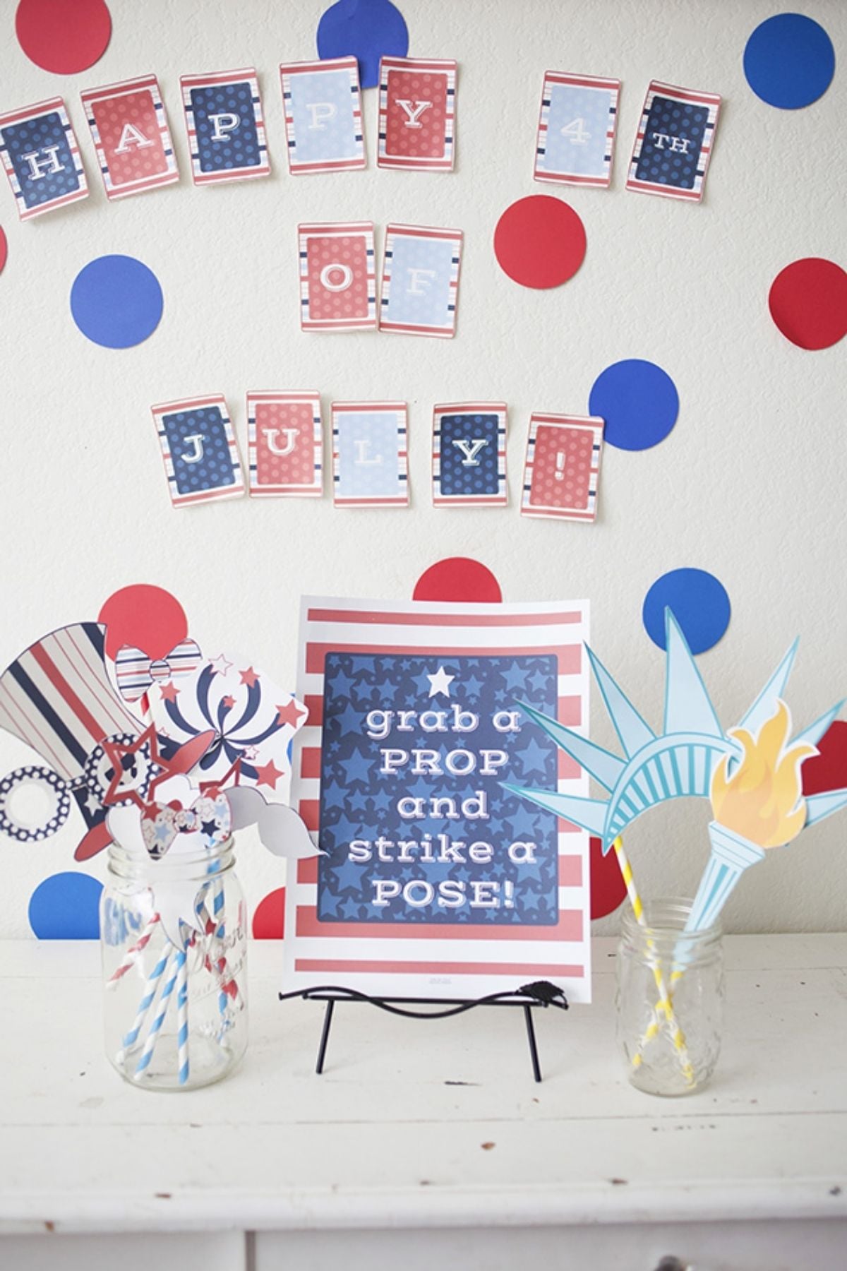 photo booth props; 4th of July party decor ideas