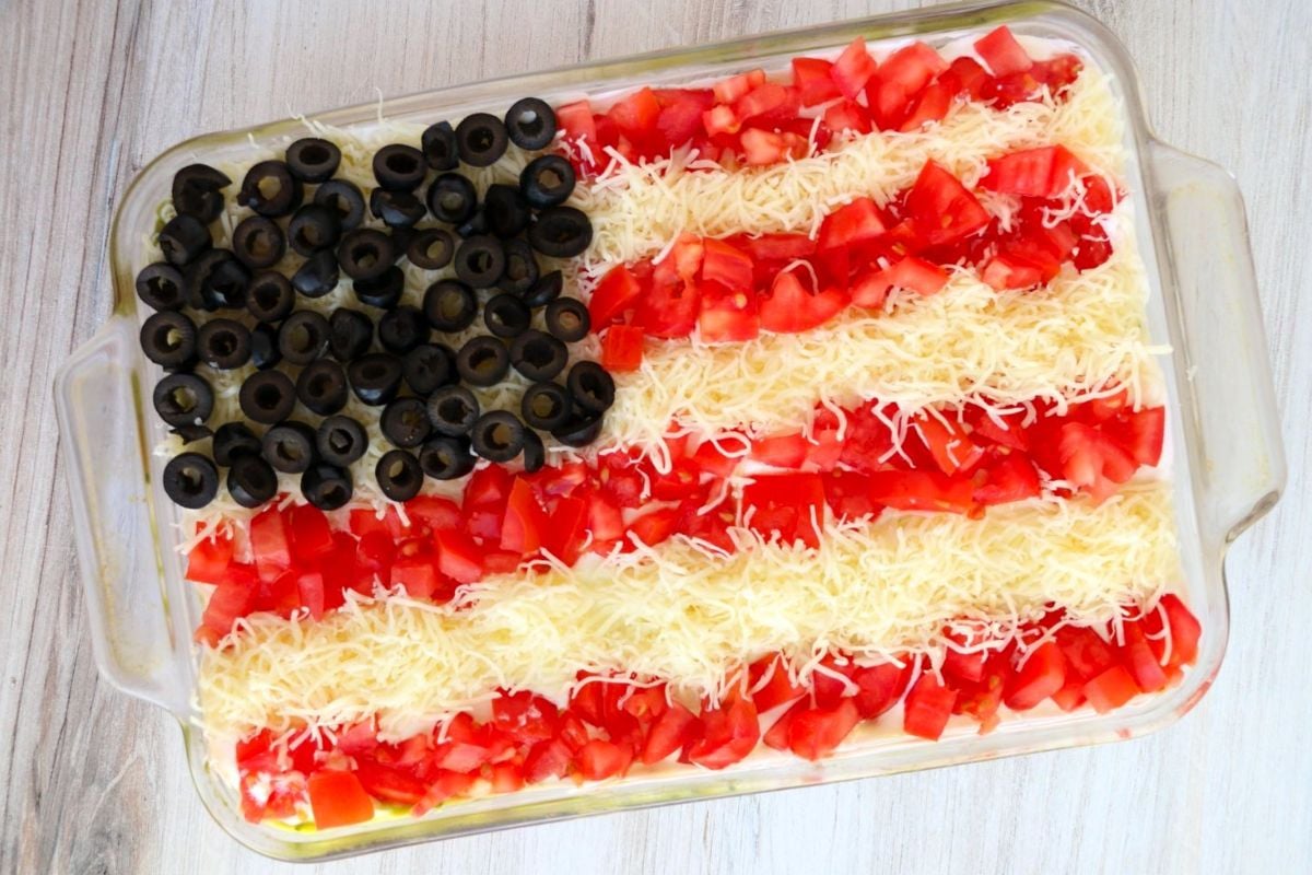American flag taco dip; 4th of July party ideas; food; easy appetizers